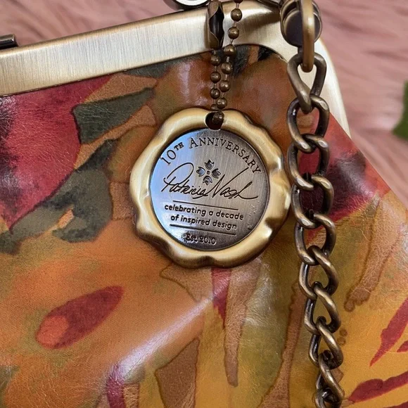 Hand crafted Leather Crossbody - Picture 2 of 9